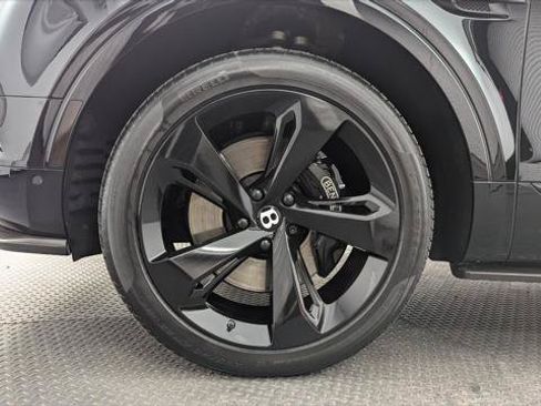 Used 2018 Bentley Bentayga AWD/4WD image 30