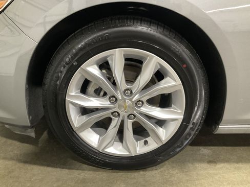 Used 2023 Chevrolet Malibu LT image 9