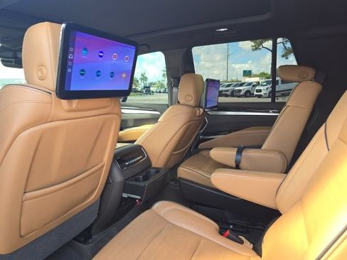 Used 2025 Cadillac Escalade Premium Luxury w/ LPO, Floor Liner Package RWD image 9