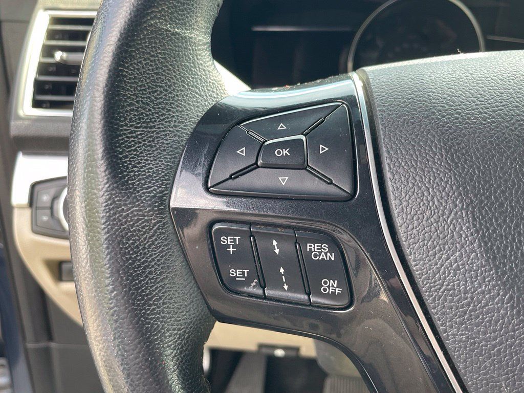Used 2018 Ford Explorer Limited w/ Equipment Group 301A FWD image 13