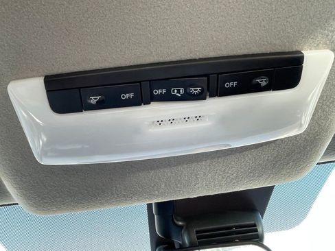 Used 2024 Nissan Versa S w/ S Plus Package image 19