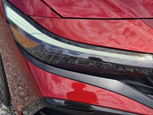 Used 2025 Hyundai Elantra SEL image 4