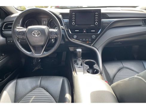Used 2021 Toyota Camry SE FWD image 15