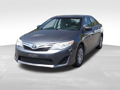 Used 2013 Toyota Camry LE FWD image 9