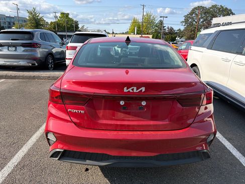 Used 2024 Kia Forte LXS FWD image 5