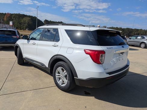 Used 2023 Ford Explorer XLT image 6