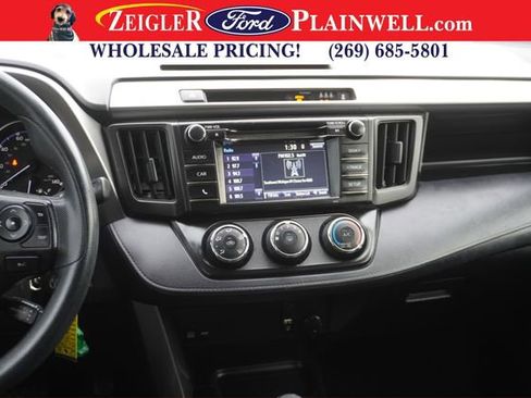 Used 2017 Toyota RAV4 LE image 10