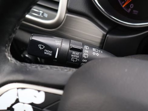 Used 2019 Jeep Grand Cherokee Altitude image 22