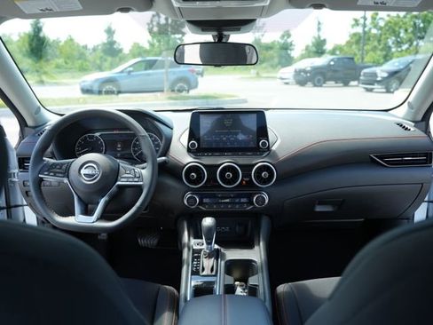 Used 2025 Nissan Sentra SR FWD image 26