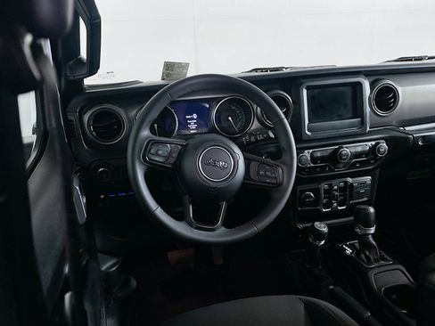 Used 2023 Jeep Wrangler Unlimited AWD/4WD image 17