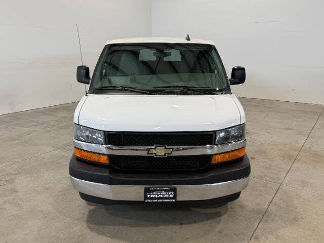 Used 2017 Chevrolet Express 3500 LT w/ LT Preferred Equipment Group RWD image 4