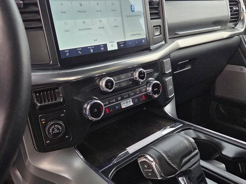 Used 2022 Ford F150 Lariat image 17