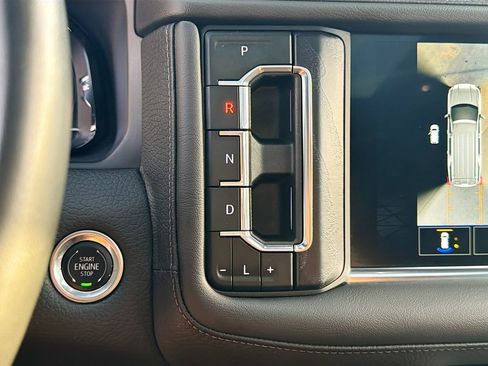 Used 2024 GMC Yukon Denali AWD/4WD image 31