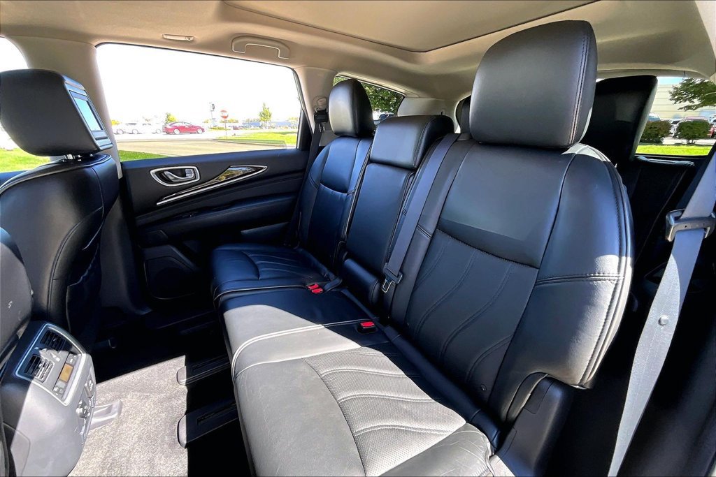 Used 2013 INFINITI JX35 AWD w/ Premium Pkg image 32