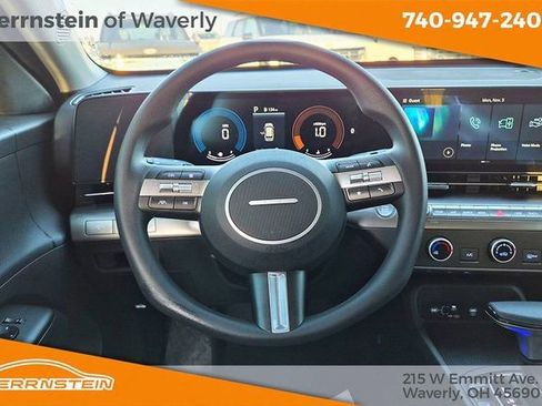 Used 2025 Hyundai Kona SE image 10