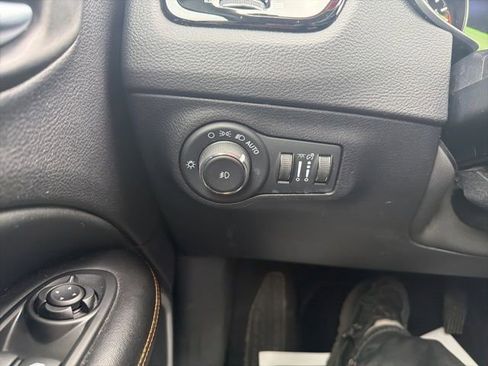 Used 2021 Jeep Compass Limited image 25