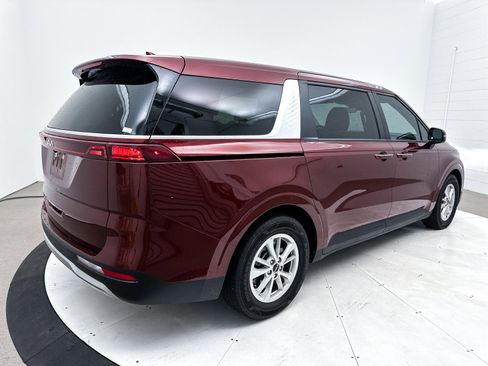 Certified 2024 Kia Carnival LX image 14