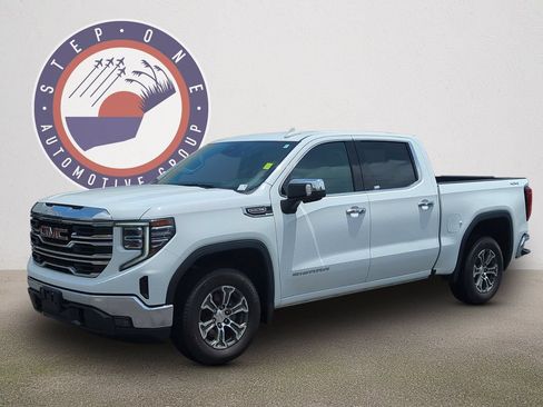 Used 2024 GMC Sierra 1500 SLT AWD/4WD image 2