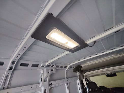 Used 2025 RAM ProMaster 2500 w/ Convenience Group FWD image 11
