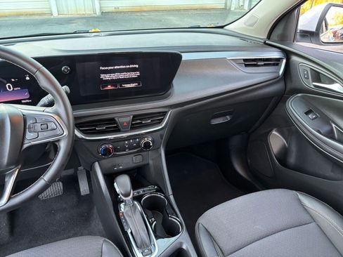 Used 2025 Buick Encore GX Preferred image 29