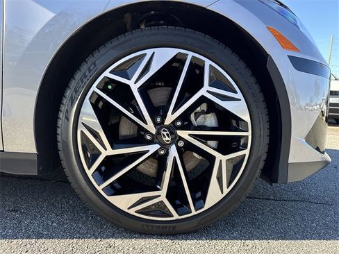 Certified 2024 Hyundai Ioniq 6 SEL image 12