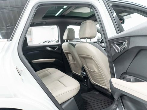 Used 2022 Audi Q4 e-tron Prestige image 13