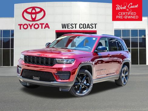 Used 2025 Jeep Grand Cherokee Altitude RWD image 1