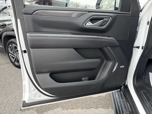 Used 2024 GMC Yukon AT4 w/ AT4 Premium Package image 16