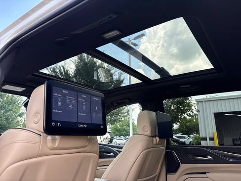 Certified 2021 Cadillac Escalade ESV Premium Luxury AWD/4WD image 49