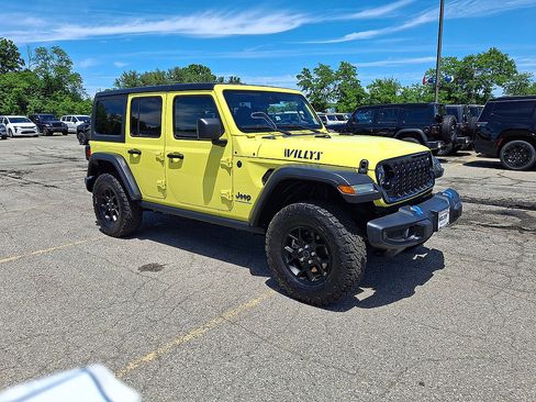 Used 2024 Jeep Wrangler Unlimited AWD/4WD image 2