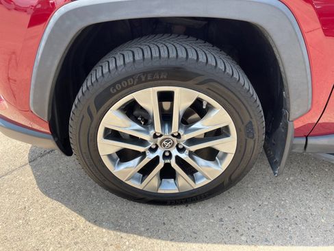 Used 2019 Toyota RAV4 Limited AWD/4WD image 32
