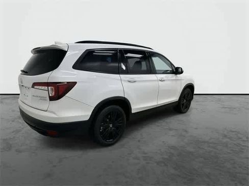 Certified 2022 Honda Pilot Black Edition image 4