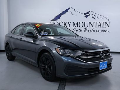 Used 2022 Volkswagen Jetta SE w/ Panoramic Sunroof Package