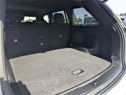 New 2025 Jeep Grand Cherokee Altitude RWD image 10