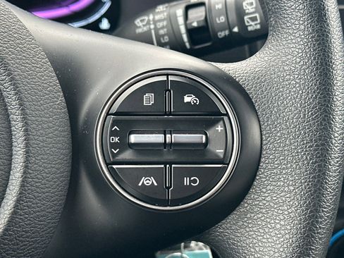 Certified 2025 Kia Soul LX w/ LX Technology Package image 11