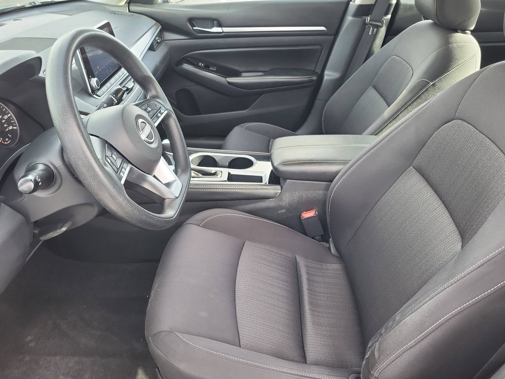 Used 2023 Nissan Altima 2.5 SV FWD image 12