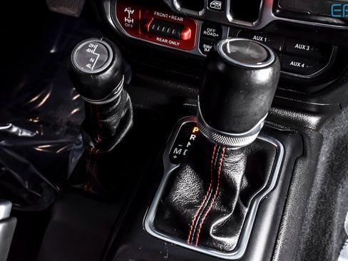 Used 2022 Jeep Wrangler Unlimited Rubicon w/ LED Lighting Group image 29