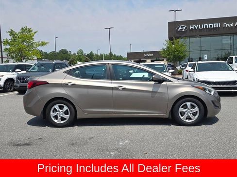 Used 2014 Hyundai Elantra SE FWD image 2