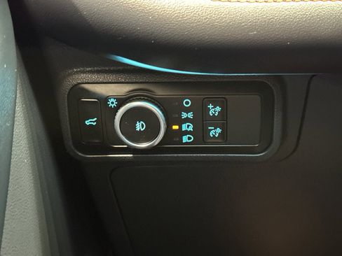 Used 2025 Ford Explorer ST image 35