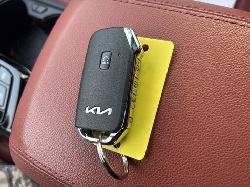 Used 2024 Kia Sportage SX image 30