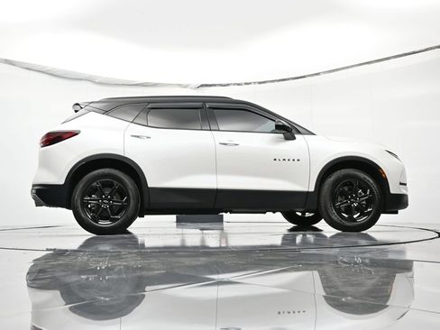 Certified 2023 Chevrolet Blazer LT w/ Convenience Package image 38