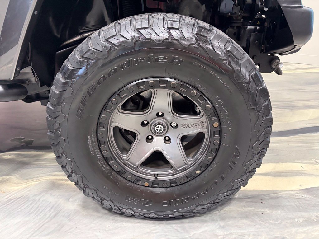 Used 2016 Jeep Wrangler Unlimited Rubicon w/ Connectivity Group AWD/4WD image 26