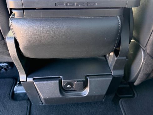 Used 2023 Ford F250 Lariat w/ Tow Technology Package image 12