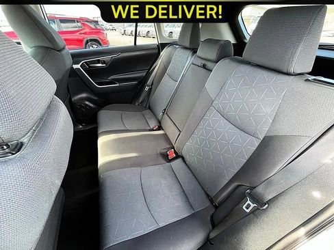 Used 2025 Toyota RAV4 XLE AWD/4WD image 14