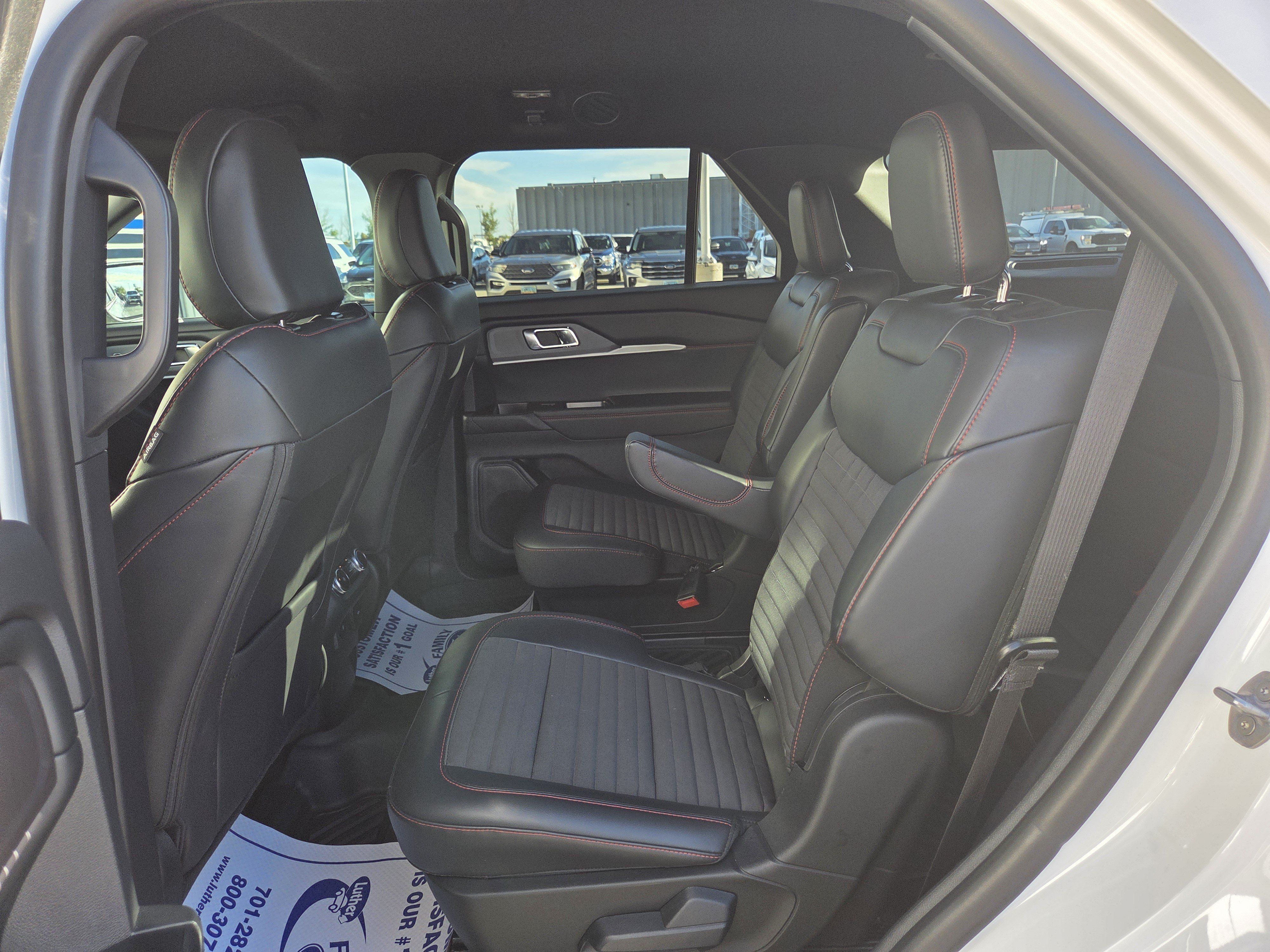 Used 2025 Ford Explorer ST-Line AWD/4WD image 22