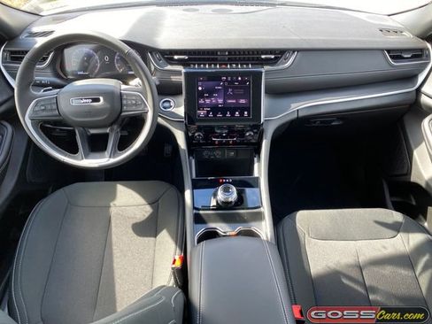 New 2026 Jeep Grand Cherokee Laredo image 9