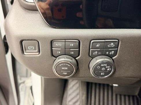 Certified 2024 Chevrolet Silverado 2500 LTZ w/ LTZ Plus Package AWD/4WD image 18