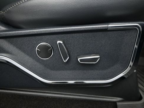 Used 2021 Ford F150 Lariat w/ Equipment Group 502A High image 12