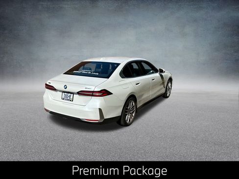 Certified 2025 BMW 530i xDrive w/ Premium Package image 10