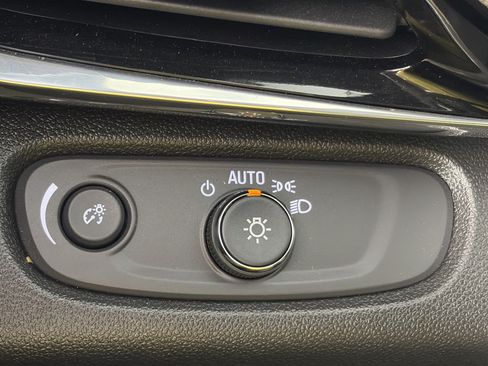 Certified 2024 Buick Envista Avenir FWD image 31